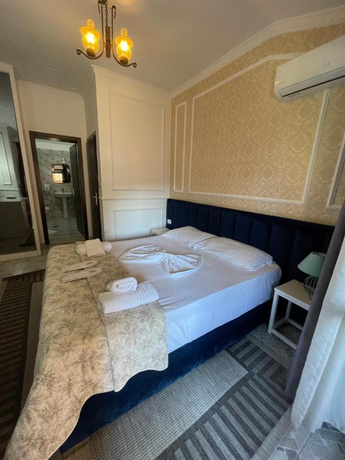 Vila Sanremo Tirana Buitenkant foto