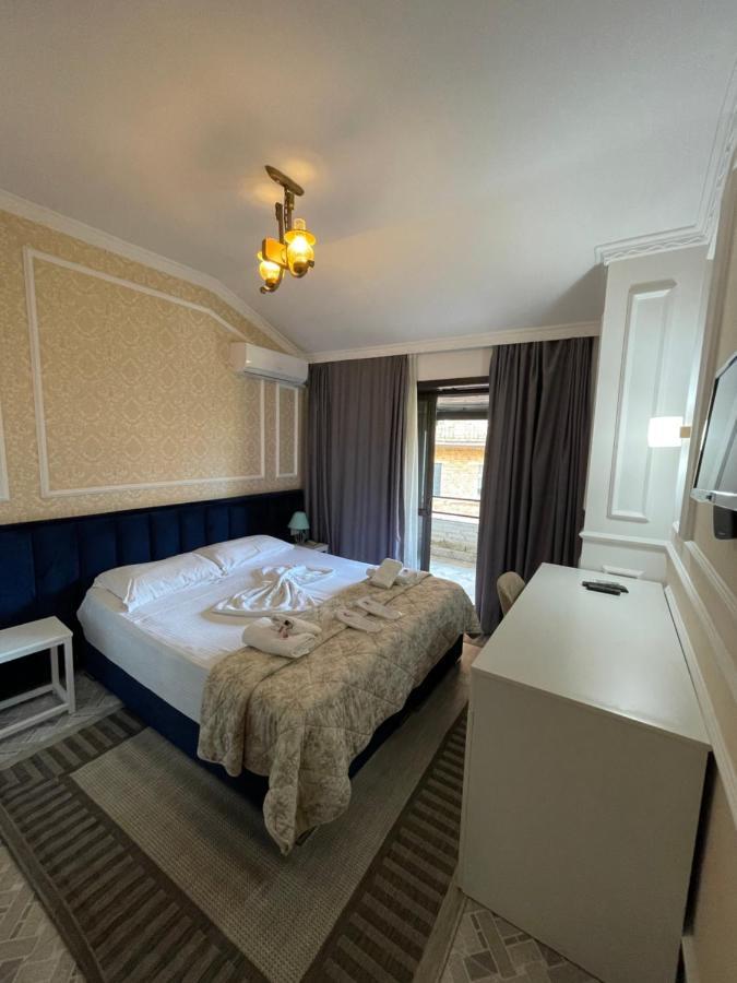 Vila Sanremo Tirana Buitenkant foto