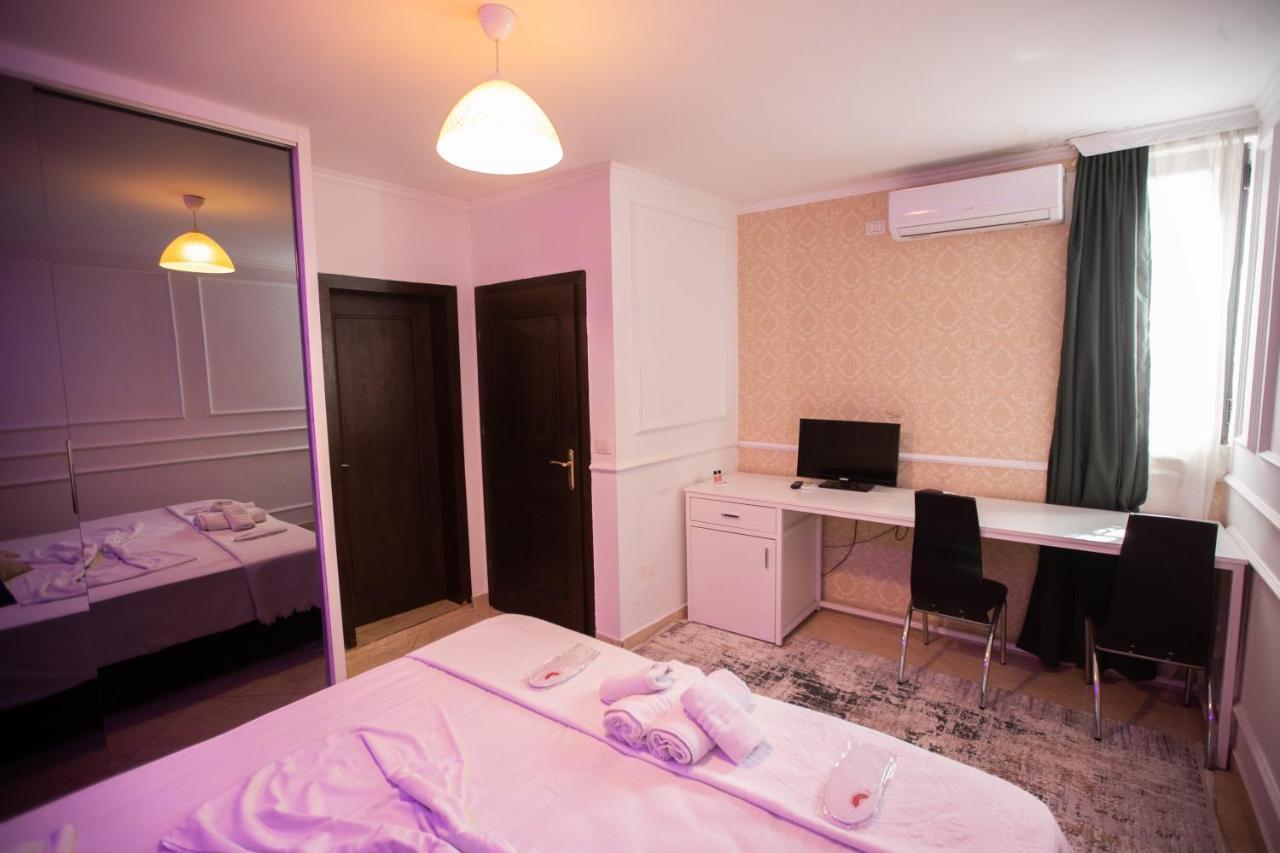 Vila Sanremo Tirana Buitenkant foto